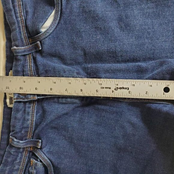 Levis Jean Shorts Womens 12 Blue Denim Medium Wash 4 Inch Inseam - Picture 7 of 9